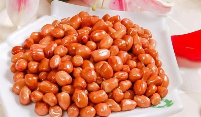 喝酒时别吃这8类食物？...