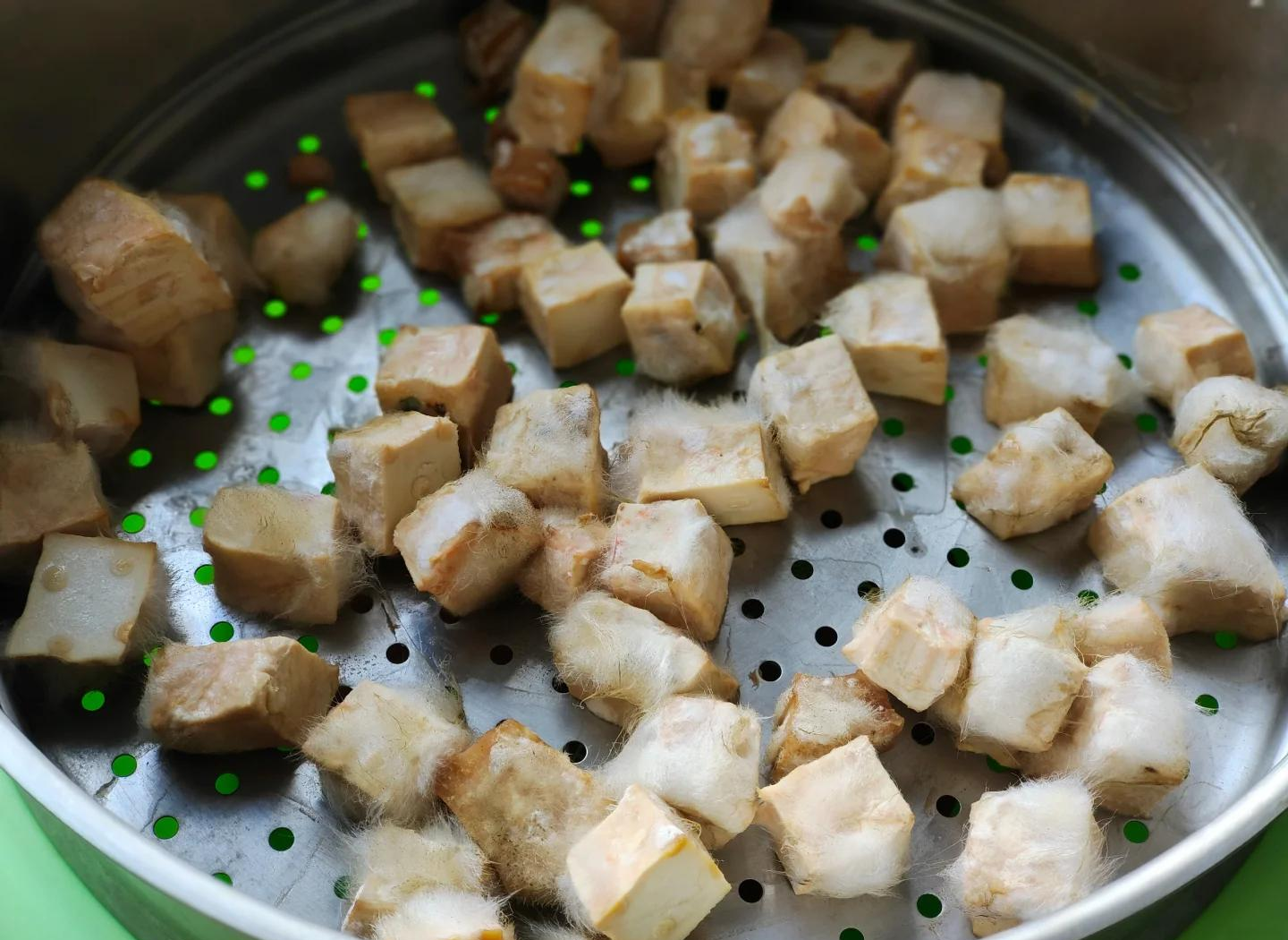 如何在家自制美味辣乳腐?...