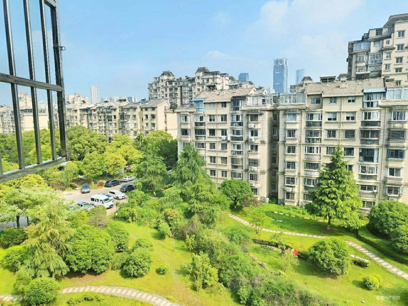 红谷滩翠苑路站街究竟有什么特别之处？