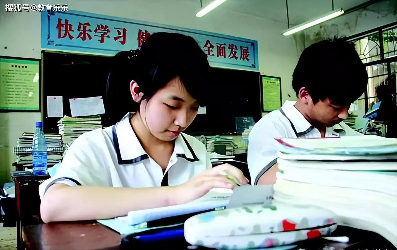 外国孩子的“高考”同样也不轻松?...