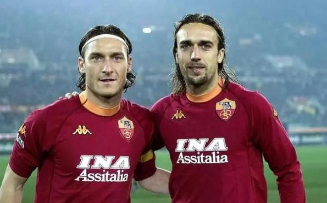 托蒂和巴乔哪个帅 巴乔为什么叫忧郁王子