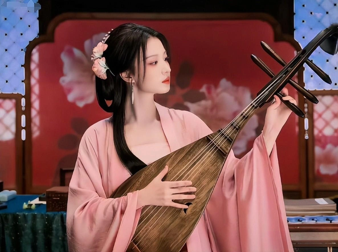 20岁女子200米卖身现象深度解析