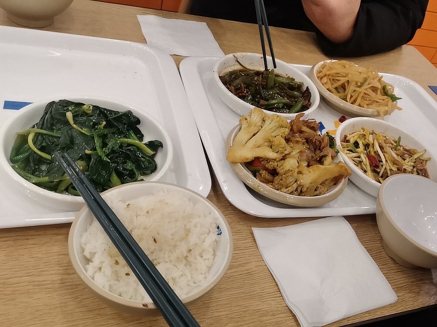 一位知名人士透露,广州白云区附近吃快餐的地方到底哪里好?2025实测推荐与省钱避坑指南