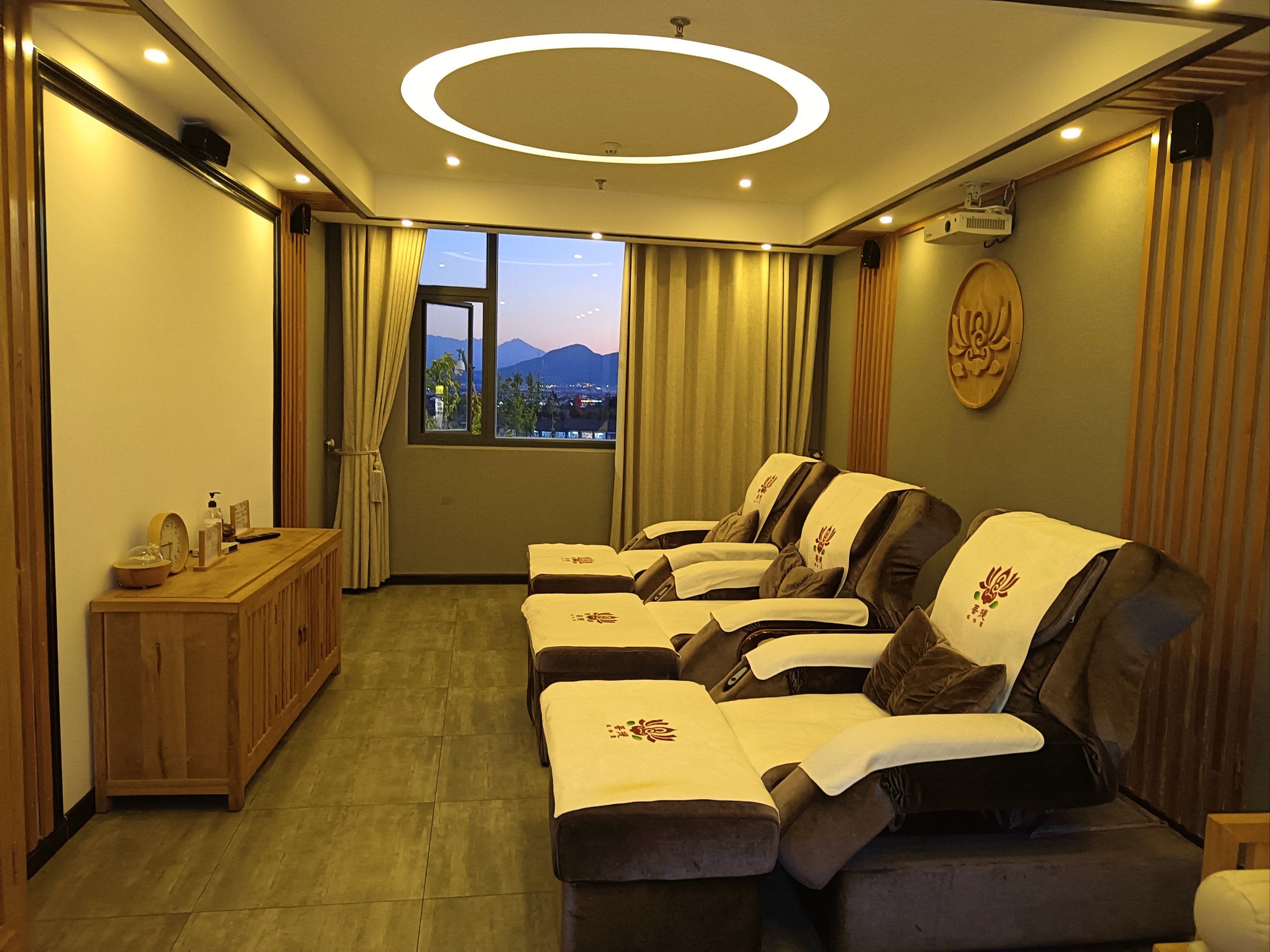 2025最新调查：白银足浴全套服务到底包含哪些项目详解