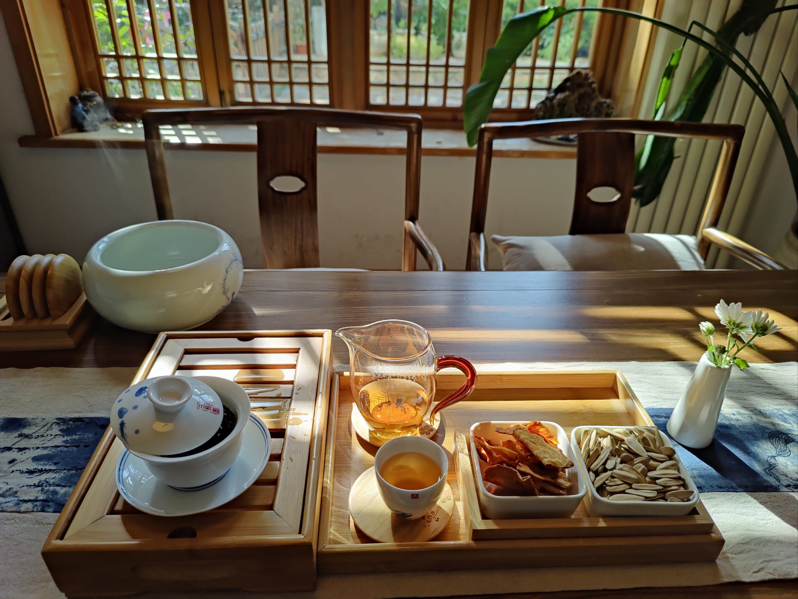 福州夜网品茶全攻略:从老茶客到新派茶馆的夜生活图鉴