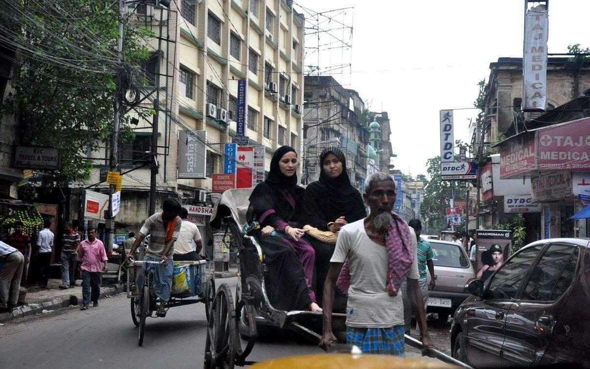 无现金青年过着怎样的生活?...