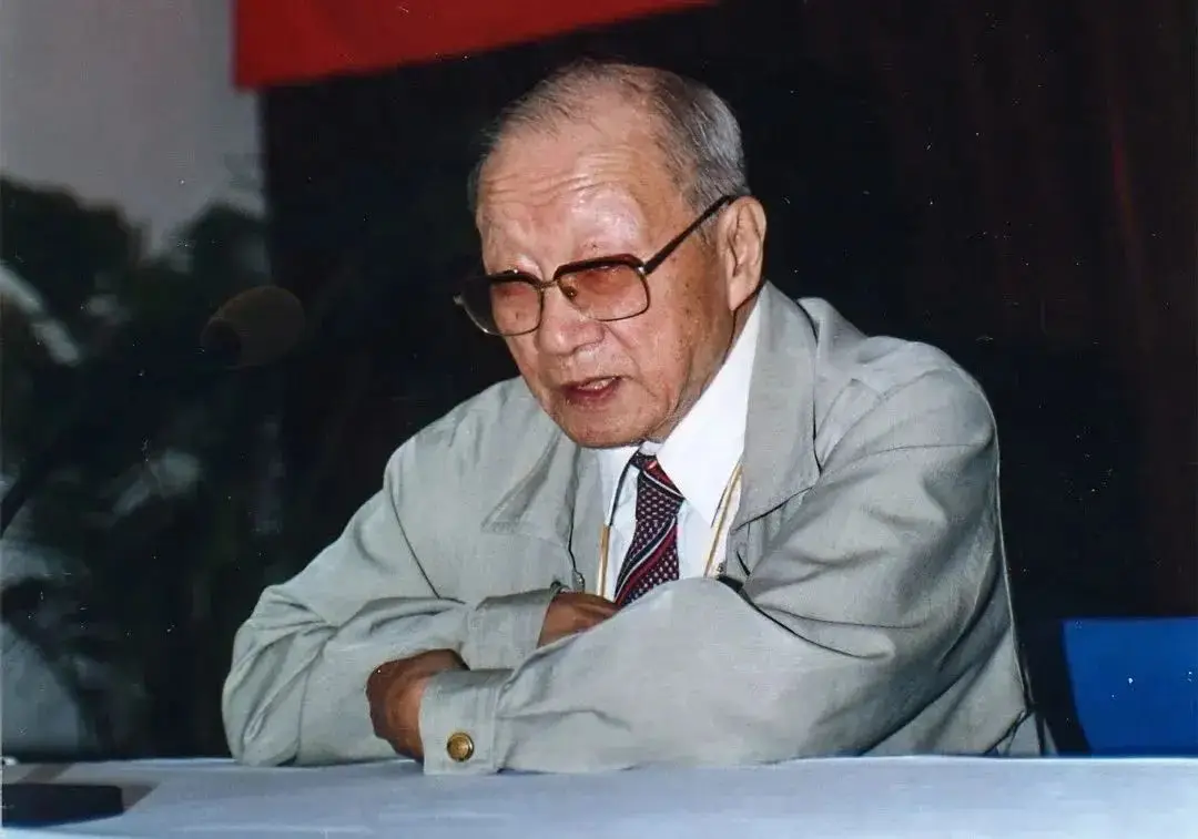 谁是英国小说之父 英国文学伟人是谁