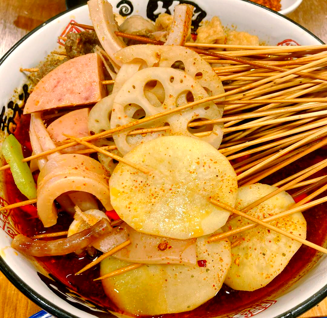 串爆社交媒体:陌陌99是什么暗号啊|2025实测解析与安全使用指南