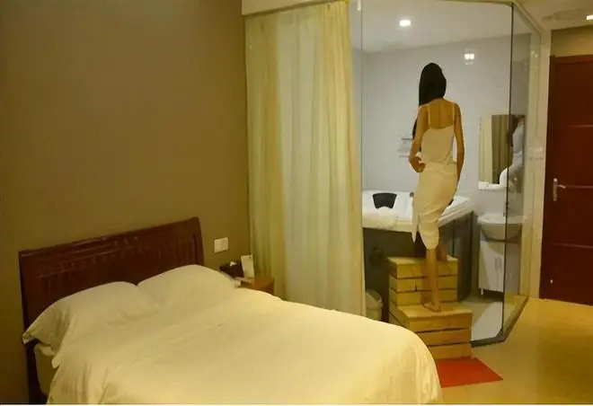 最新消息披露:男人的天堂棚户区嫖娼系列