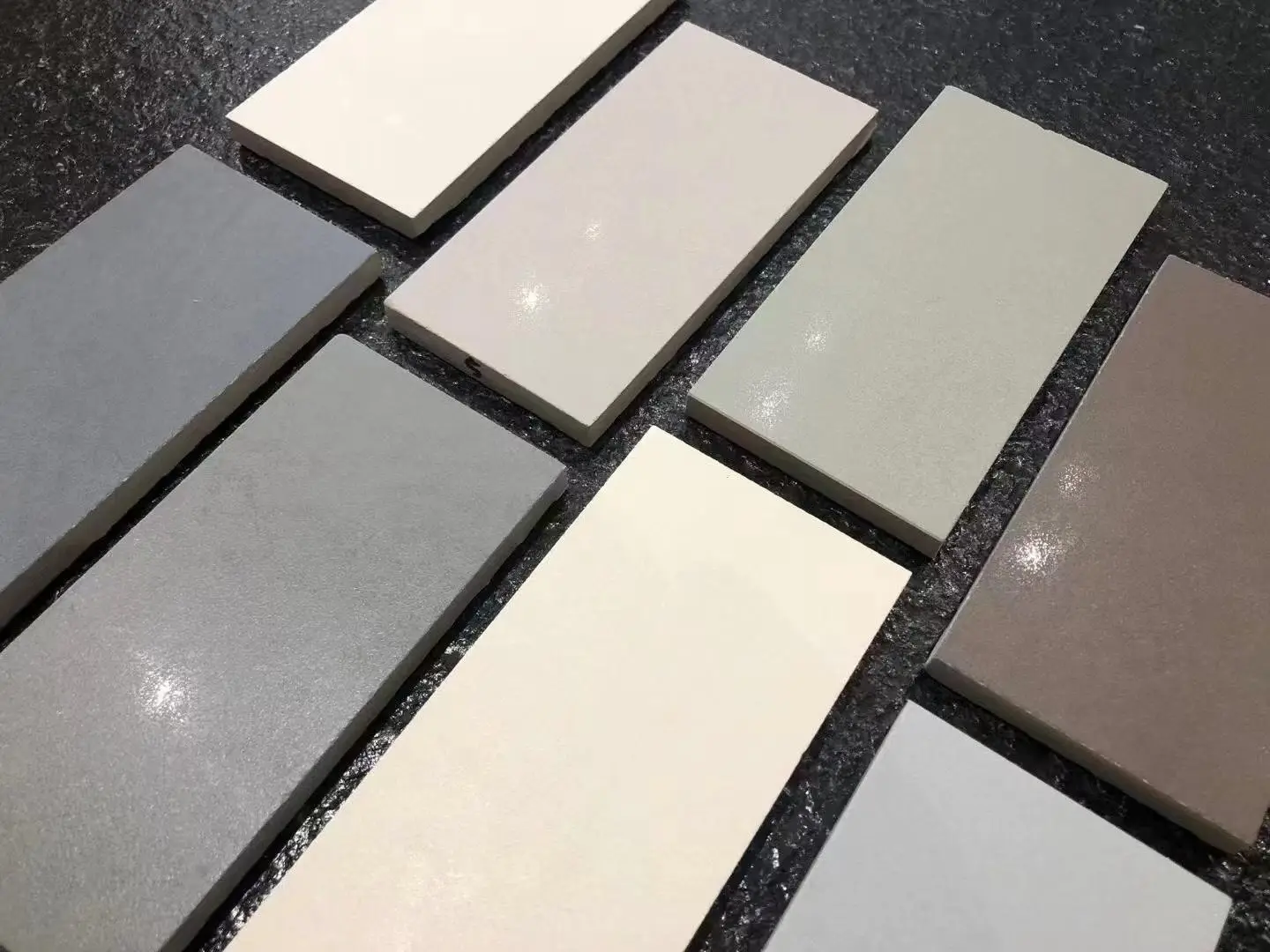 到阿联酋贴瓷砖,有多赚钱?...