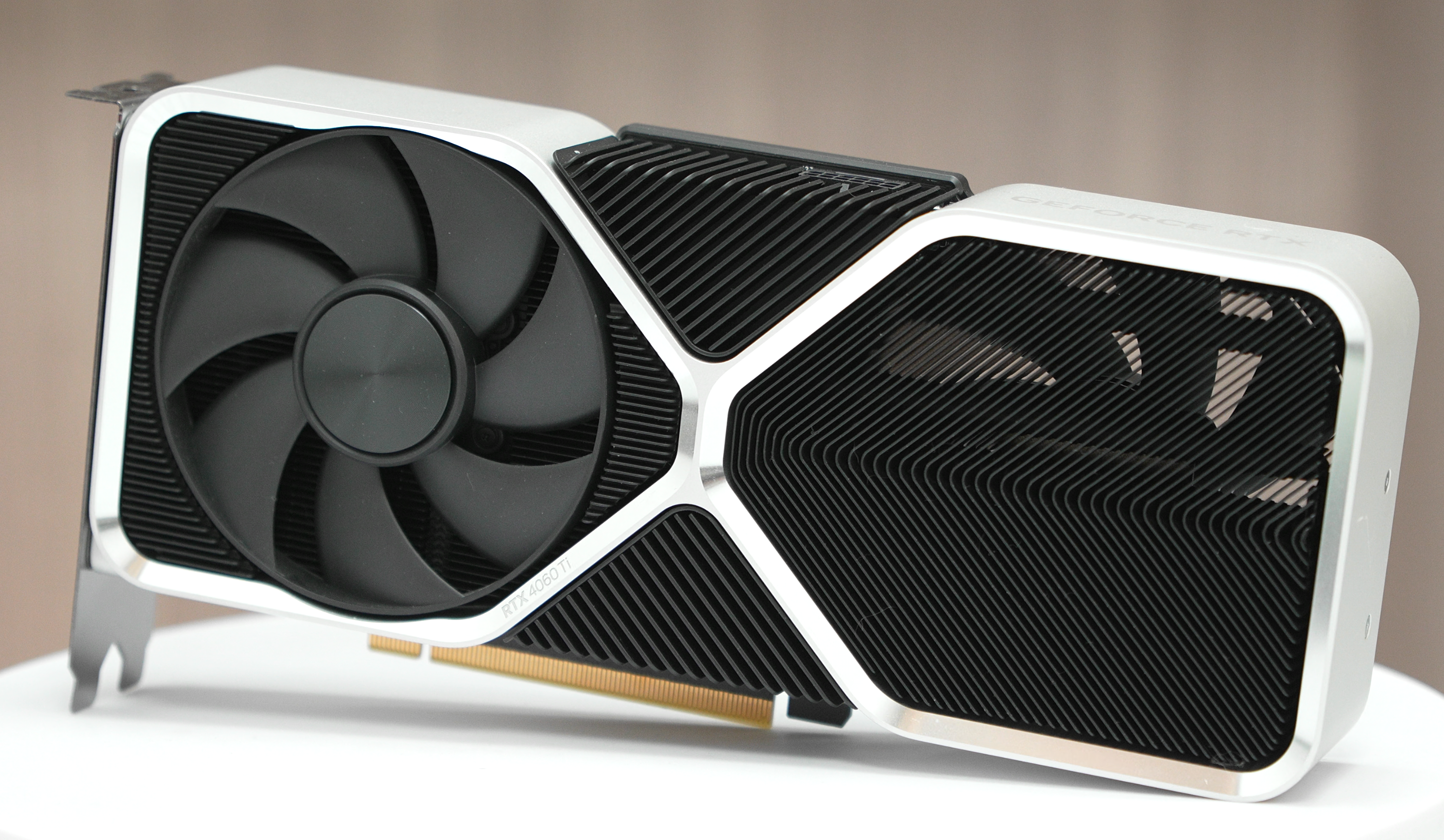 显卡温度多少是正常的