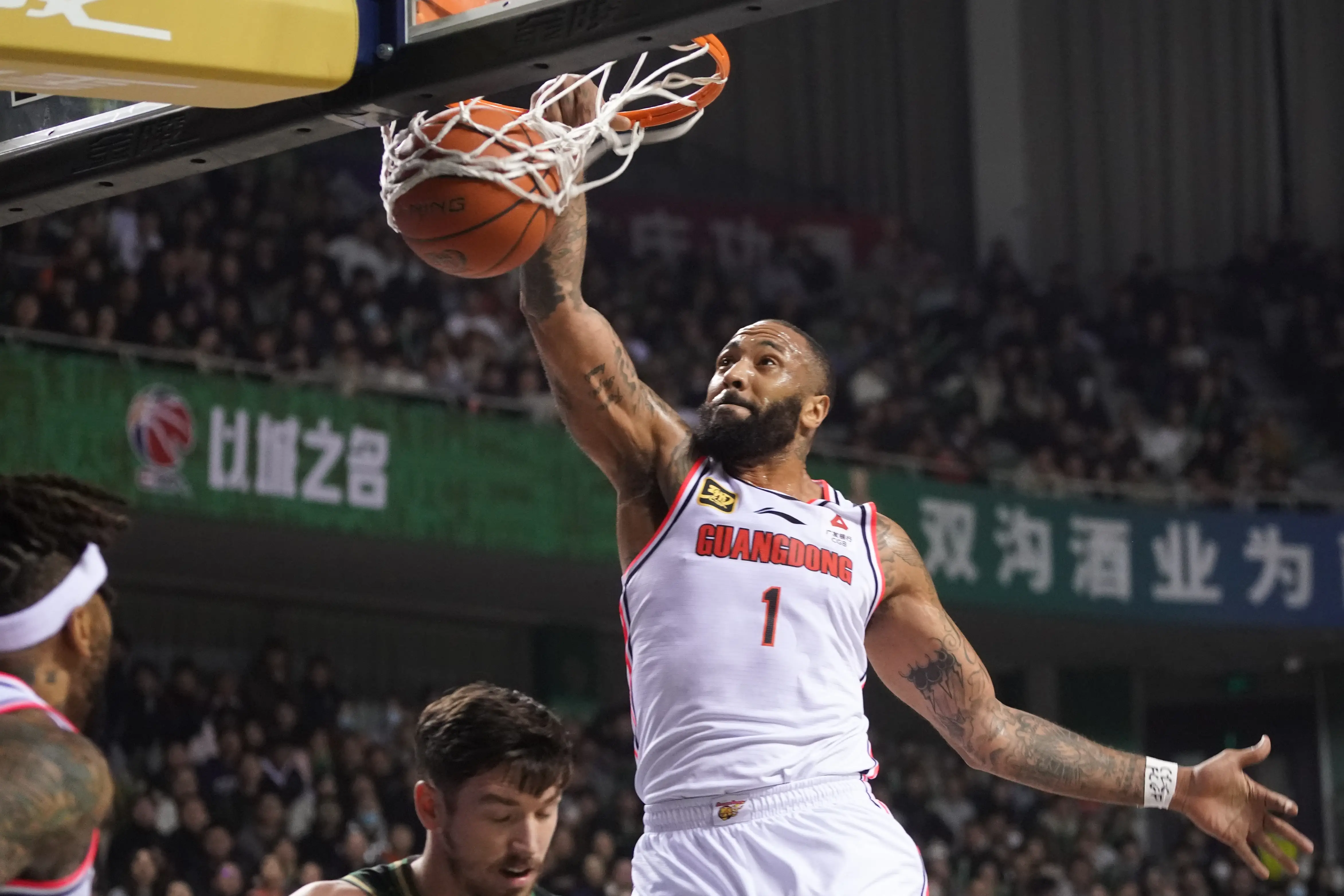 归化球员能否拯救中国足球?...