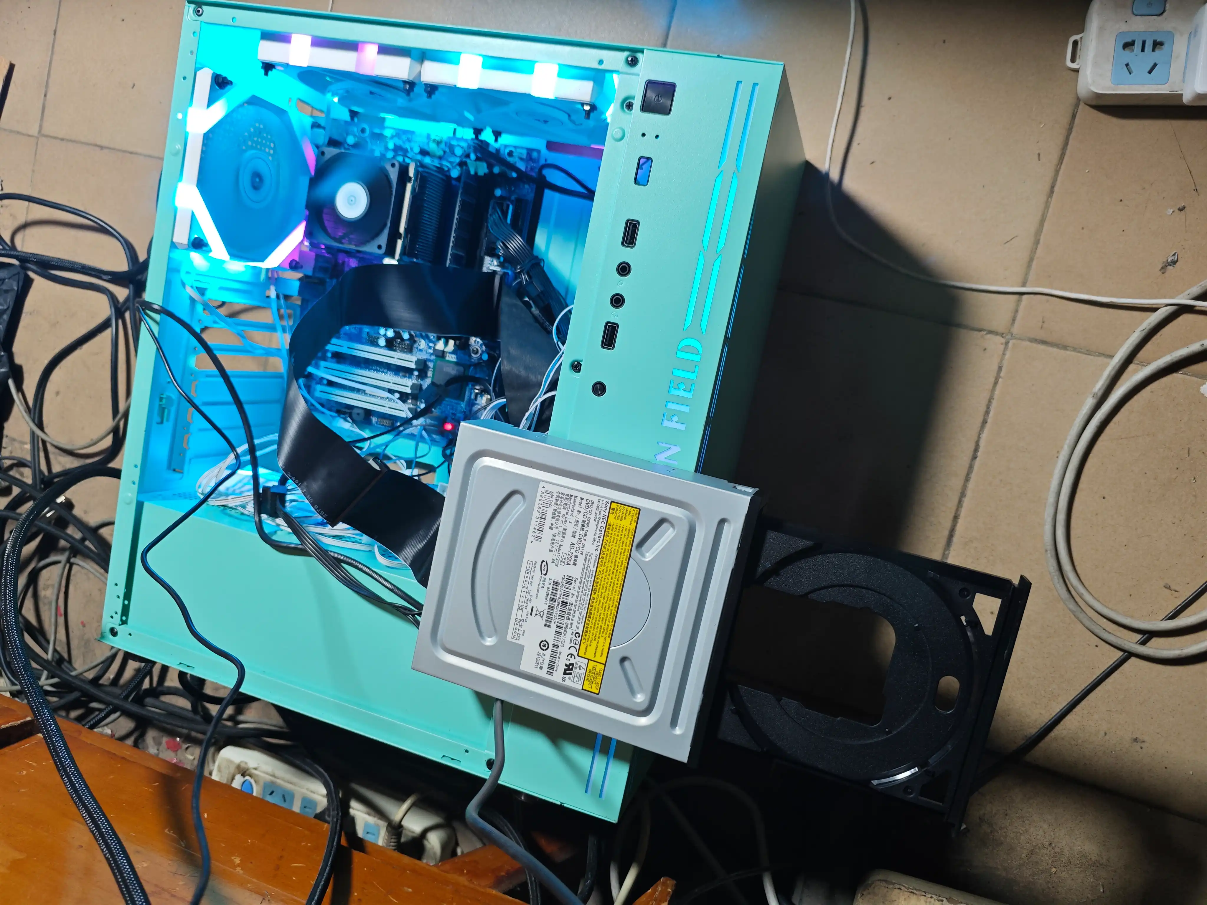 如何给硬盘分区