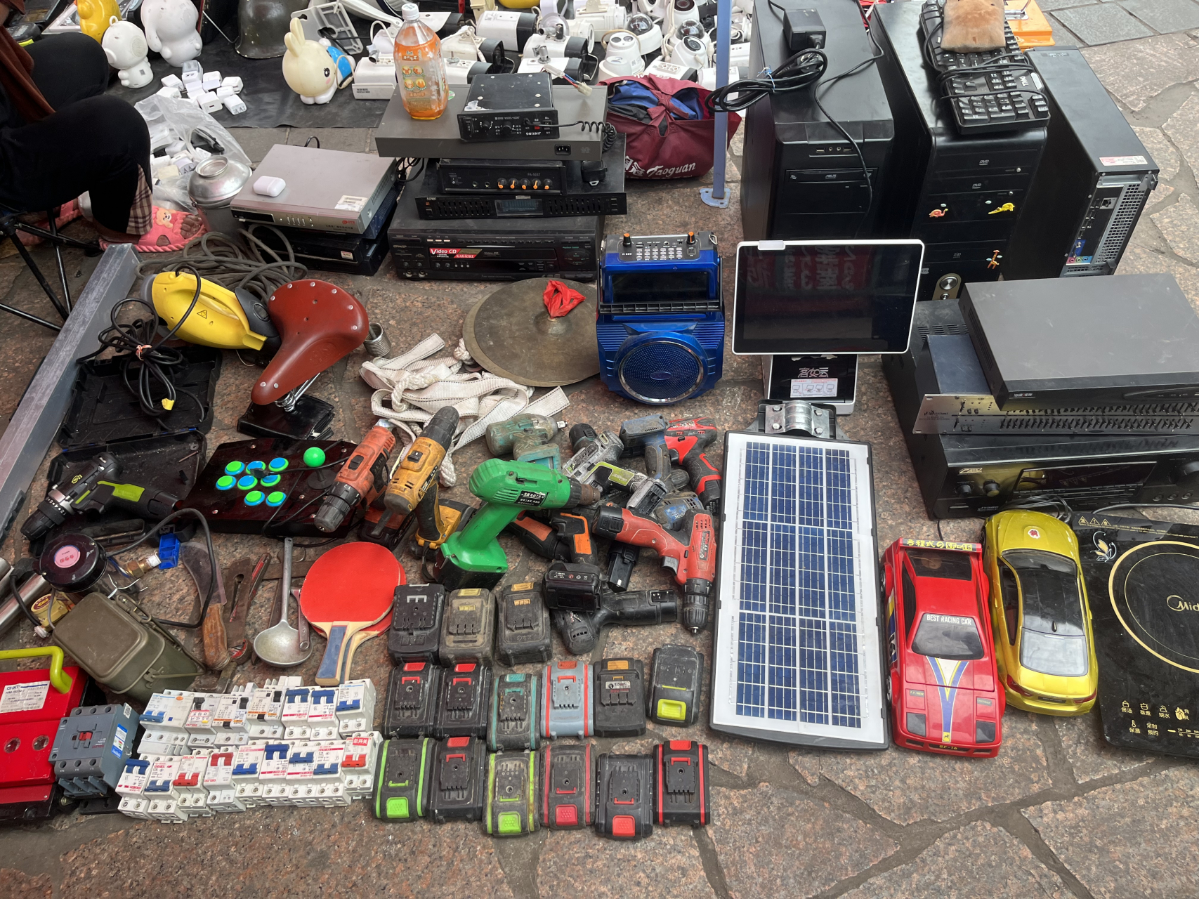 二手交易平台隐形社交现象揭秘：闲鱼“约妹子”交流语言全解析