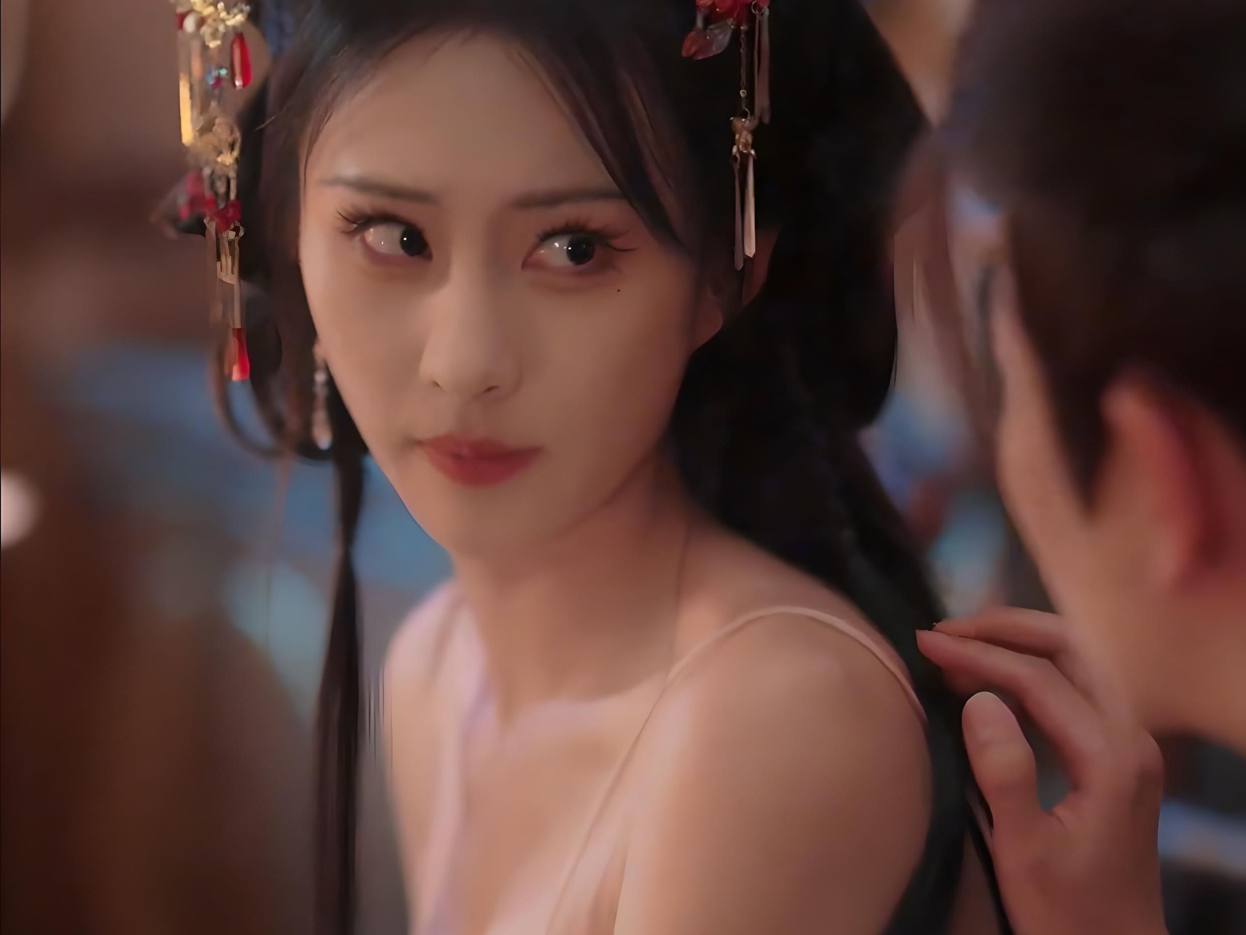 20岁女子200米卖身现象深度解析