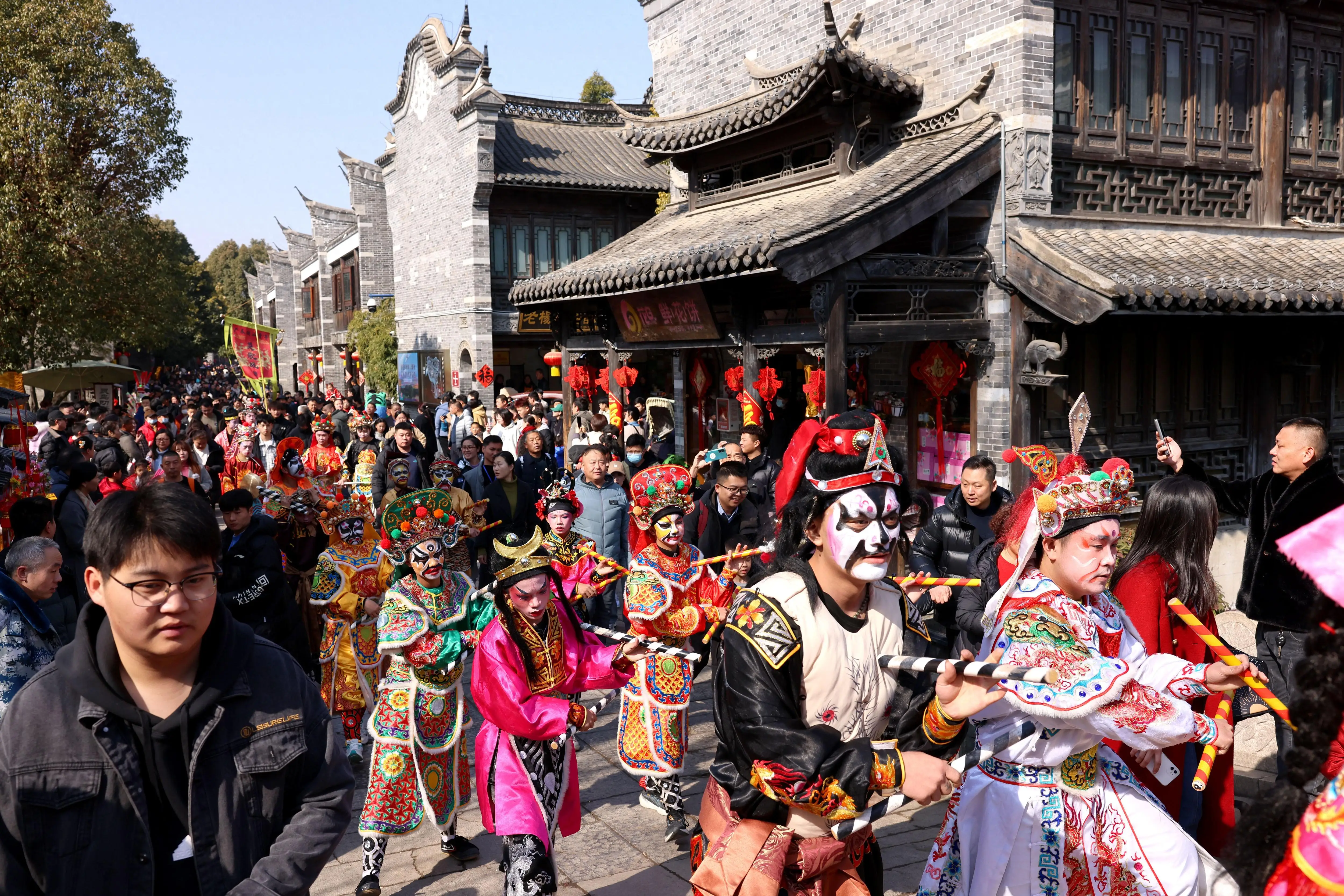 方圆三百米的浪漫革命:当代都市近距离约会全攻略升级指南
