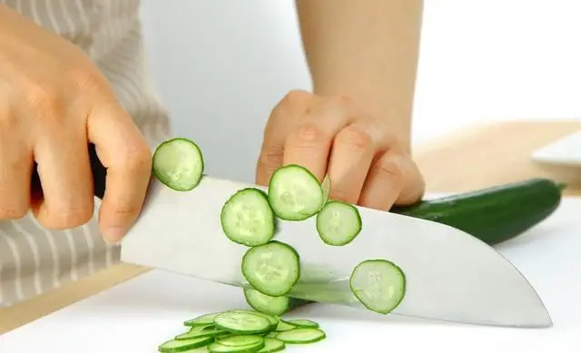胶带捆扎蔬菜，甲醛超标10倍真这么吓人吗？...