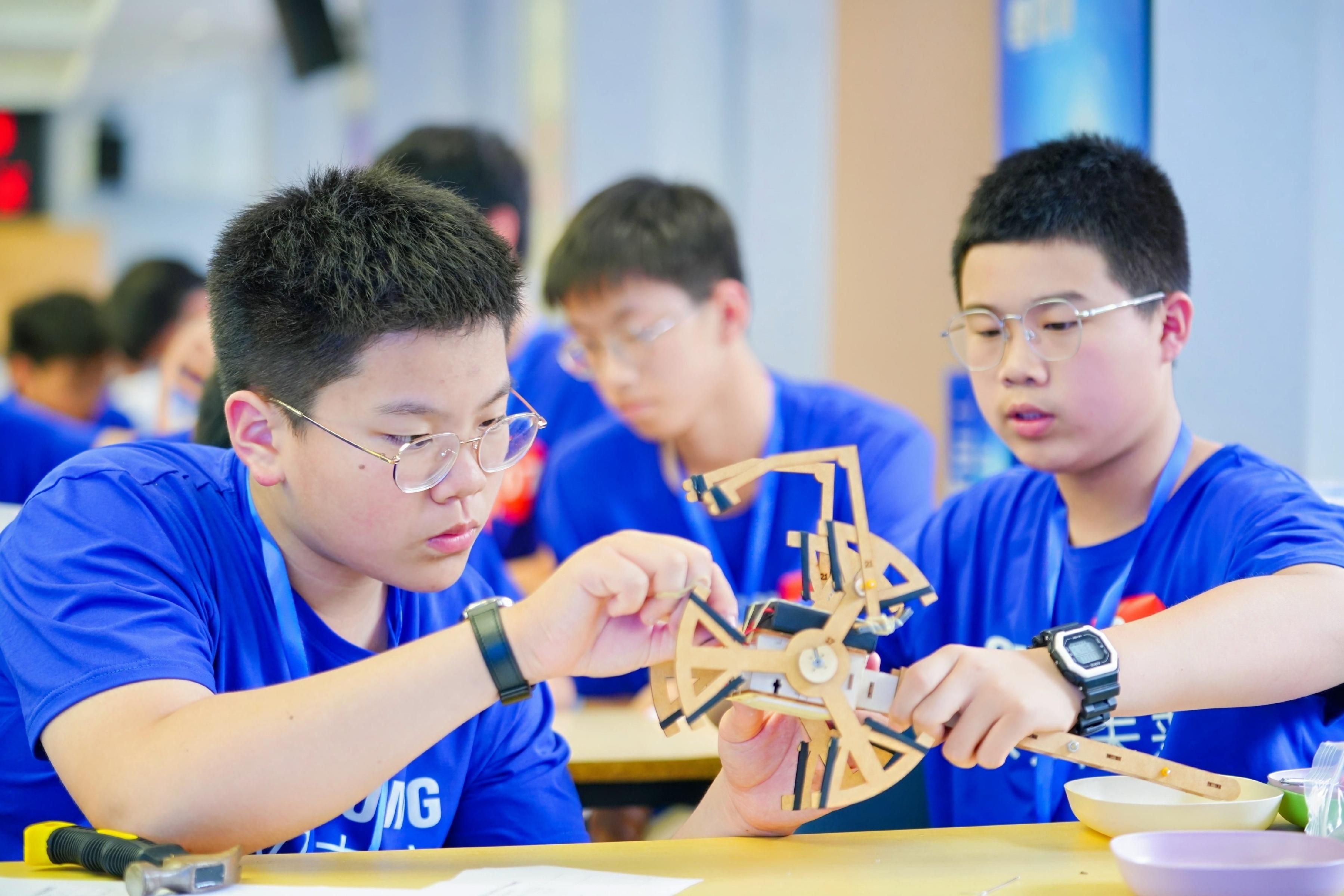 学生妹消费现象探索：当代青少年消费态度与身份认同的碰撞