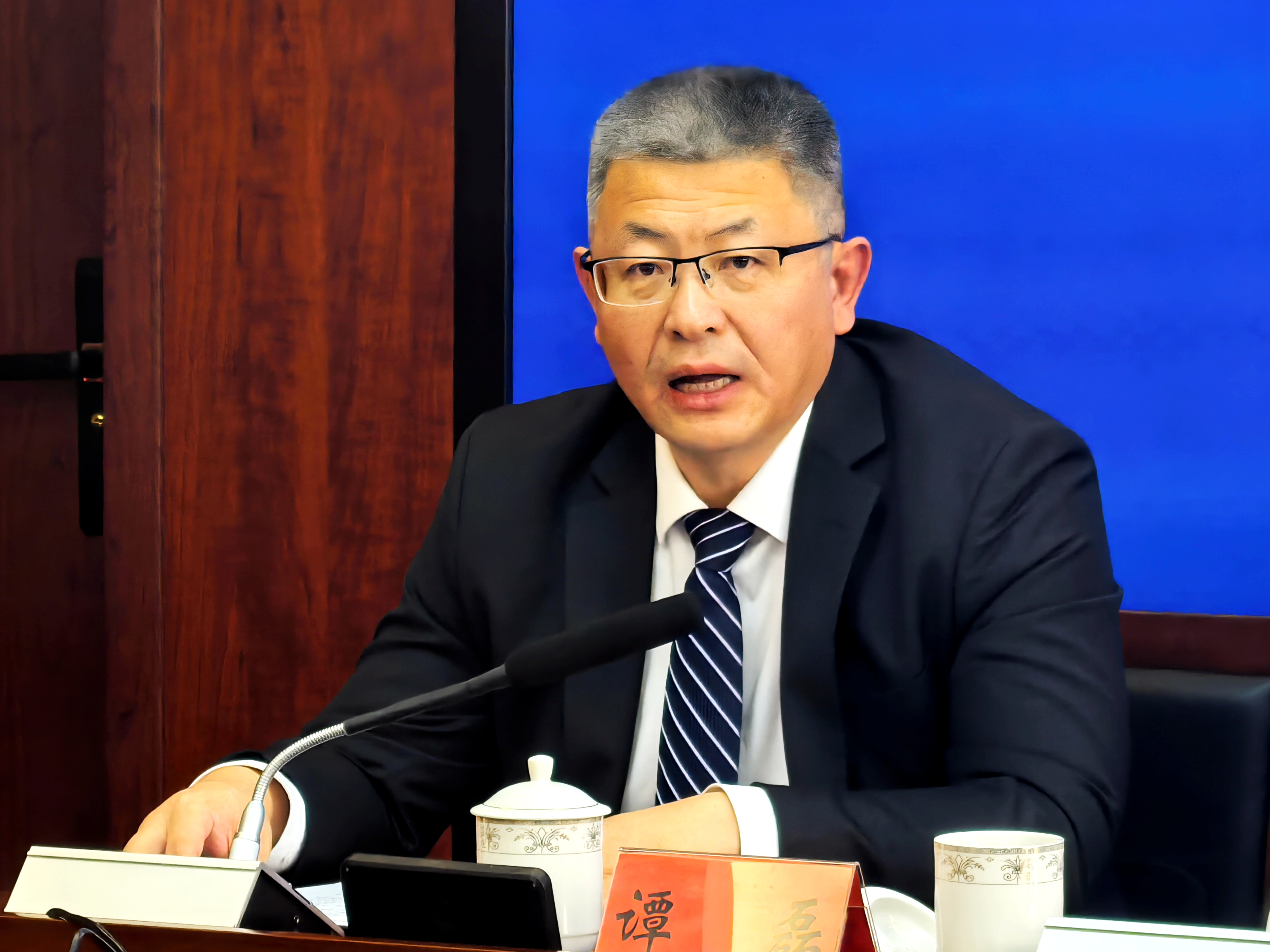 省委书记是什么级别以及省委与省政府的区别解析