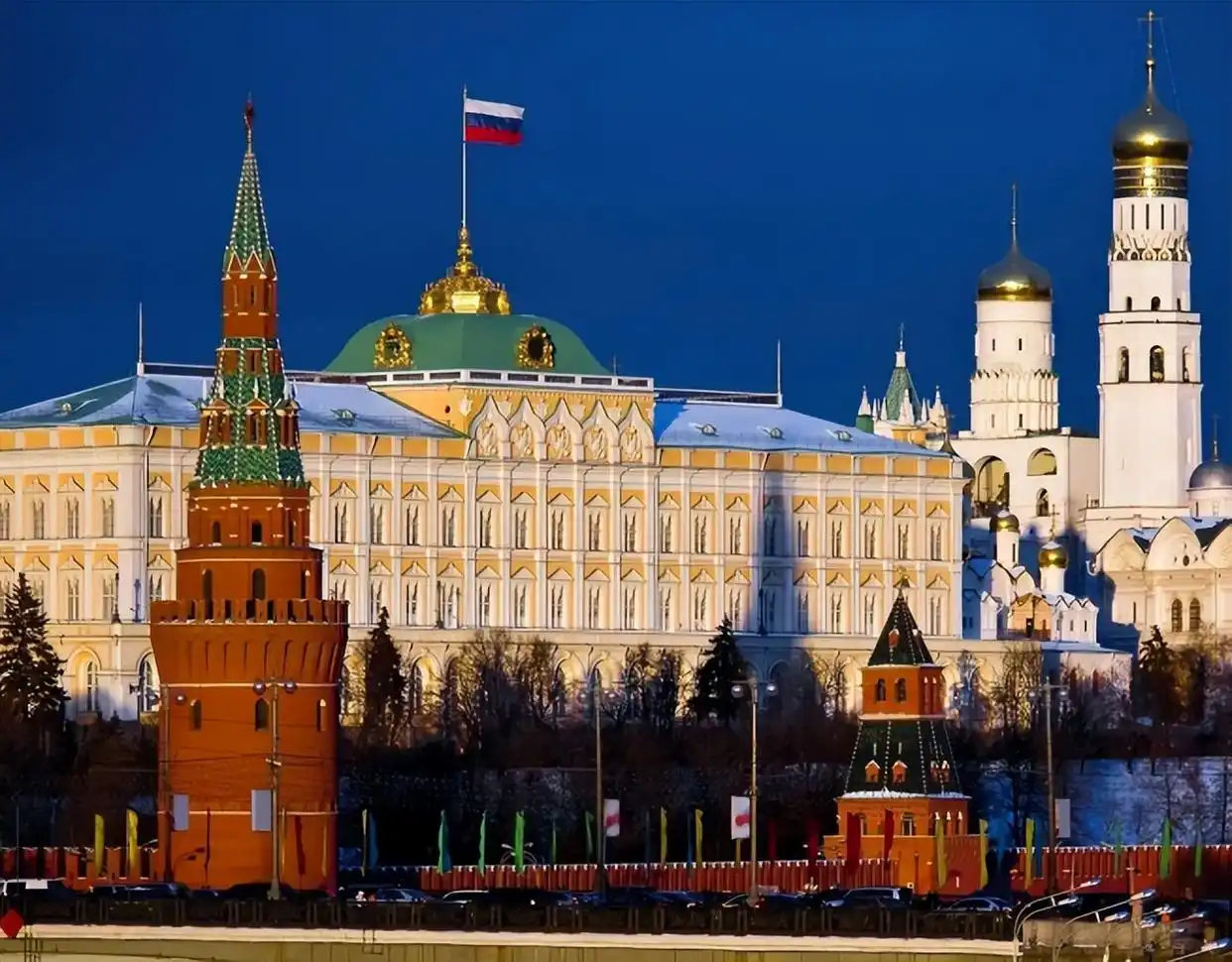 著名学者福山为什么从为自由民主辩护变为批判美国的政...