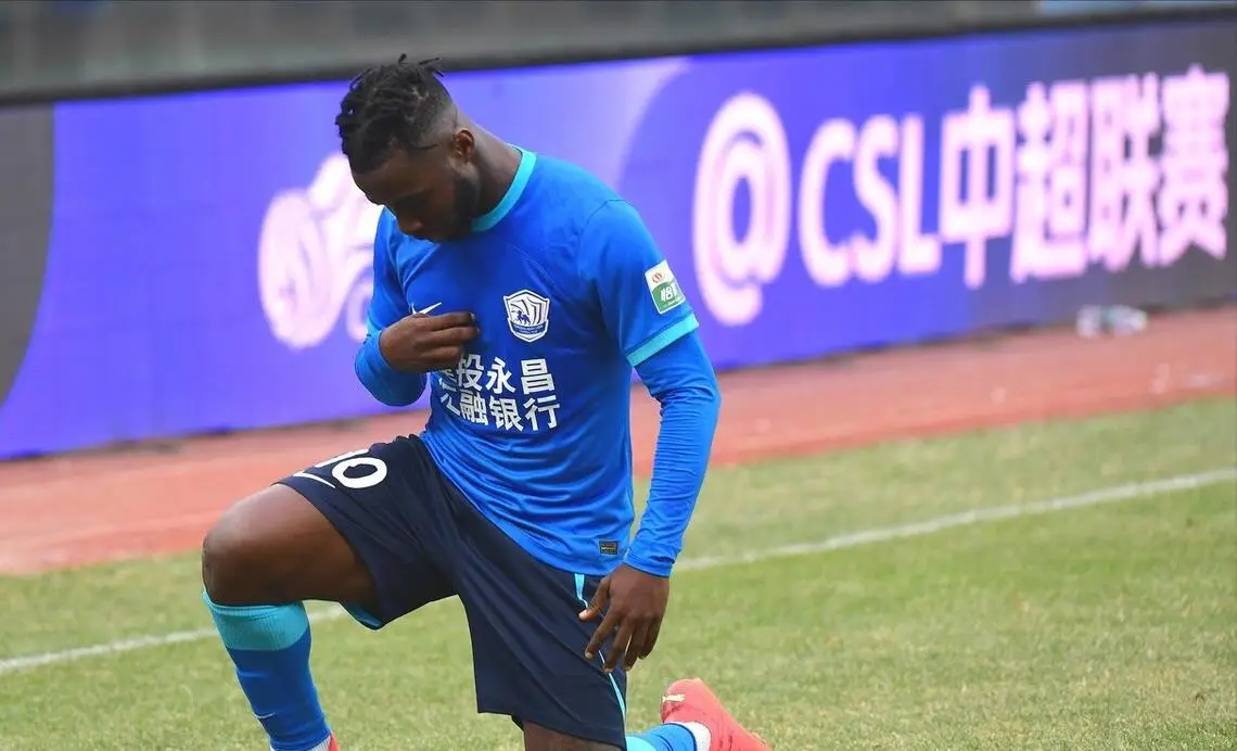 归化球员能否拯救中国足球?...